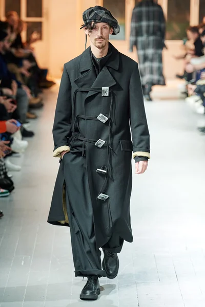 Look 4